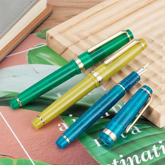 Jinhao 82 Acrylic Fountain Pen, Iridium Extra Fine Nib with Ink Converter, Transparent Jungle Green Classic Design Smooth Writing Pen (Gold Trim)