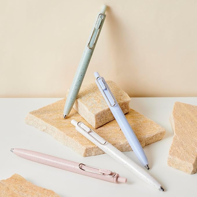 Mitsubishi Pencil UMNSFT38D.1 Gel Ballpoint Pen Uni-Ball One F 0.38 D White