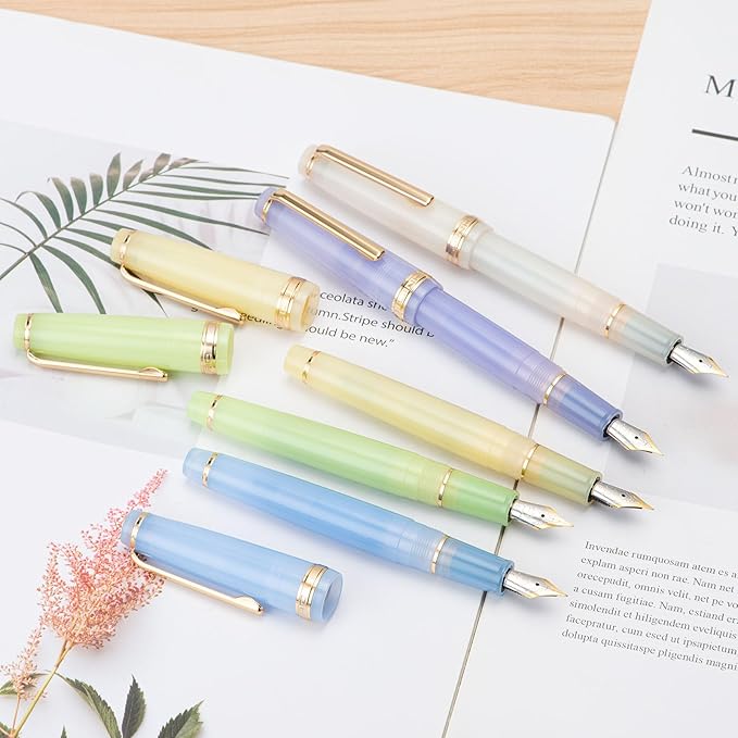 Jinhao 82 Acrylic Fountain Pen, Iridium Extra Fine Nib with Ink Converter, Transparent Ivory White Classic Design Smooth Writing Pen (Gold Trim)
