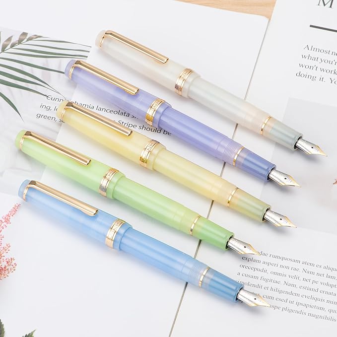 Jinhao 82 Acrylic Fountain Pen, Iridium Medium Nib with Ink Converter, Transparent Ivory White Classic Design Smooth Writing Pen (Gold Trim)