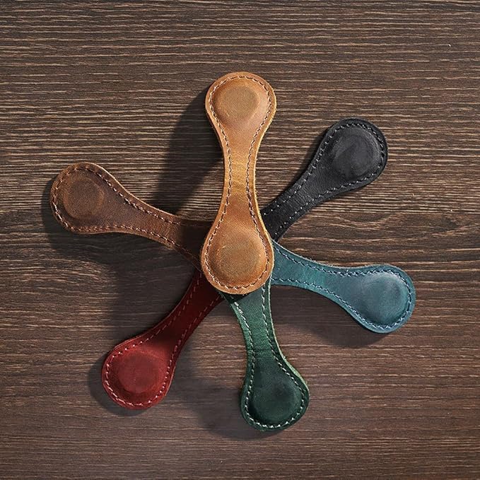 Personalized Magnetic Leather Bookmark, 26 Letters Custom Leather Bookmarks, Handmade, Leather Magnetic Bookmark for Book Lovers Readers Women Kid(Purple，A）
