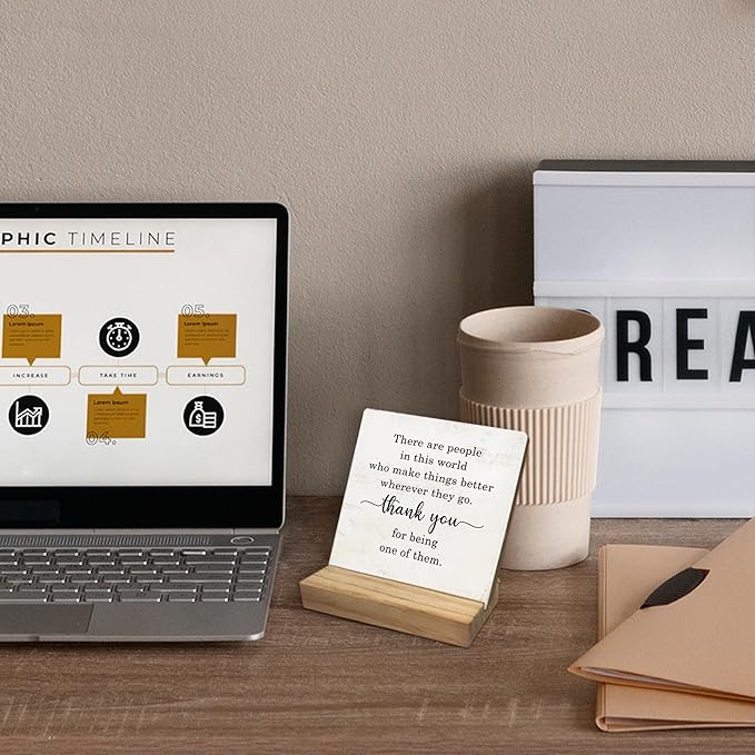 Inspirational Desk Decor, Thank You Wooden Plaque Sign Desk Decor with Wooden Stand for Home Office Bedroom Decor, Birthday Thanksgiving Appreciation Gifts for Family Friend Coworker Teacher
