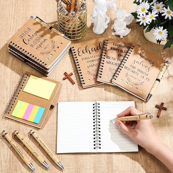 20 Pcs Spanish Christian Gifts Bulk Religious Notebooks with Bible Verse Pens,Inspirational Spiral Prayer Journal and Pen Set Church Gifts for Women Men Sunday Church Party Favors (Kraft)